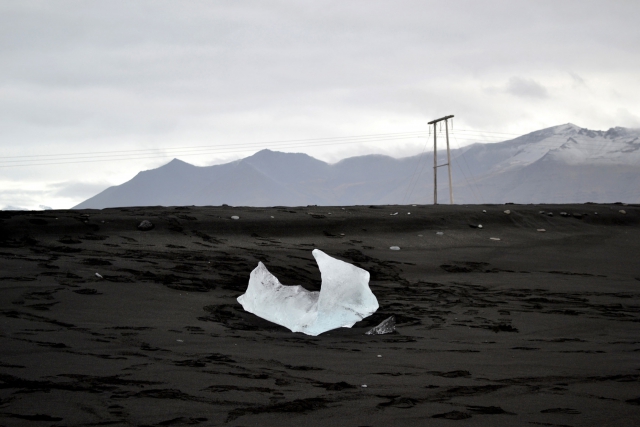 Tamara Ferioli "Suddenly, a magnetic dark"